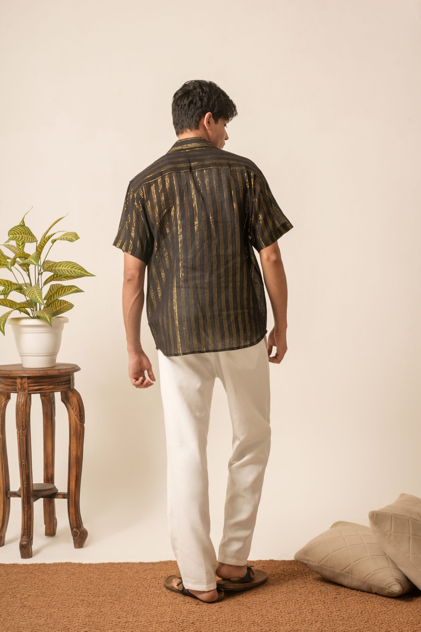 Men's Cotton-Lurex Oversized Designer Shirt (Black / Gold) - Image 4